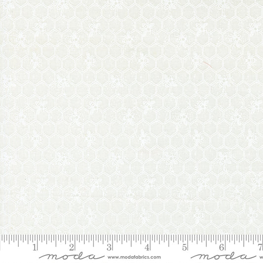 Wild Honey Honeycomb Novelty Bees Blender - Daisy White 5253 21 by Lella Boutique for Moda
